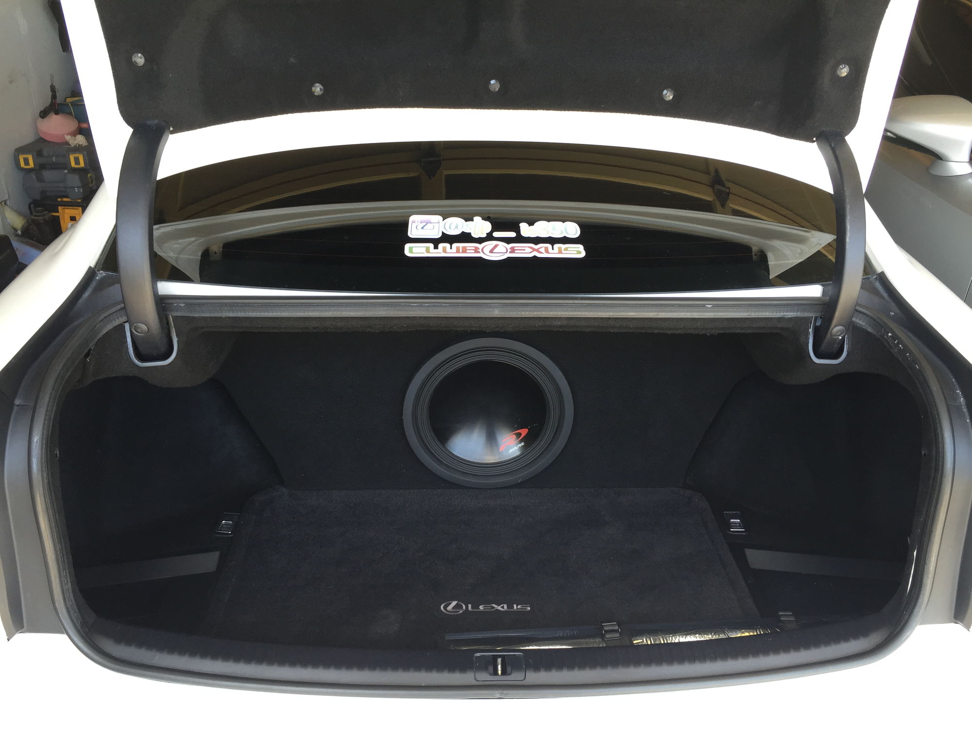 Pic request subwoofer and air suspension trunk set up Club Lexus Forums