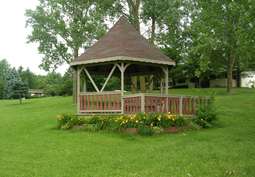 Image of Royal Glen Apartments in Comstock Park, MI