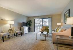 Image of Oakwood Apartments in Plymouth, MN