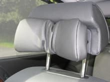 Comfort seat headrest
