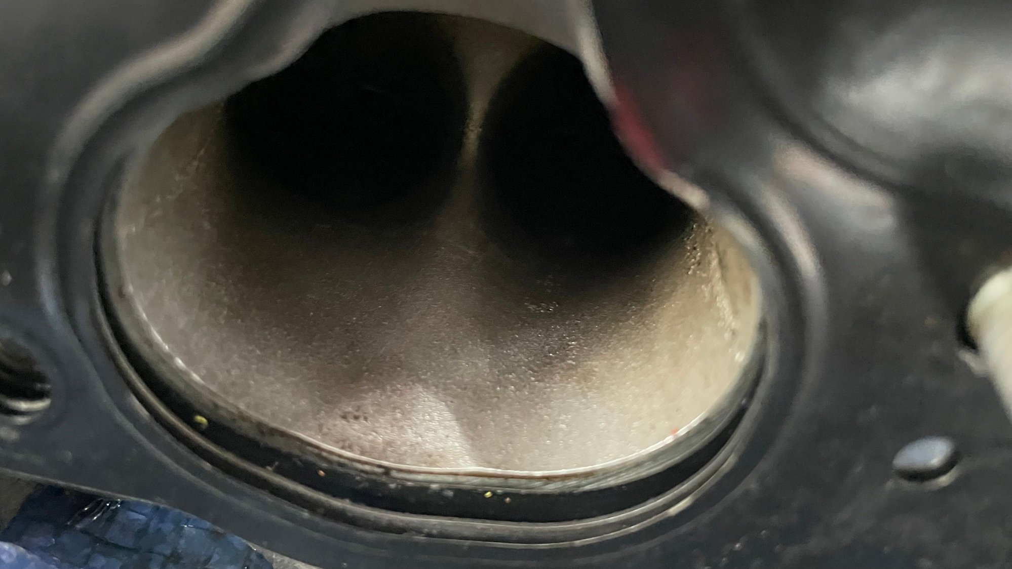 Cyl 6 � very slight leakage 