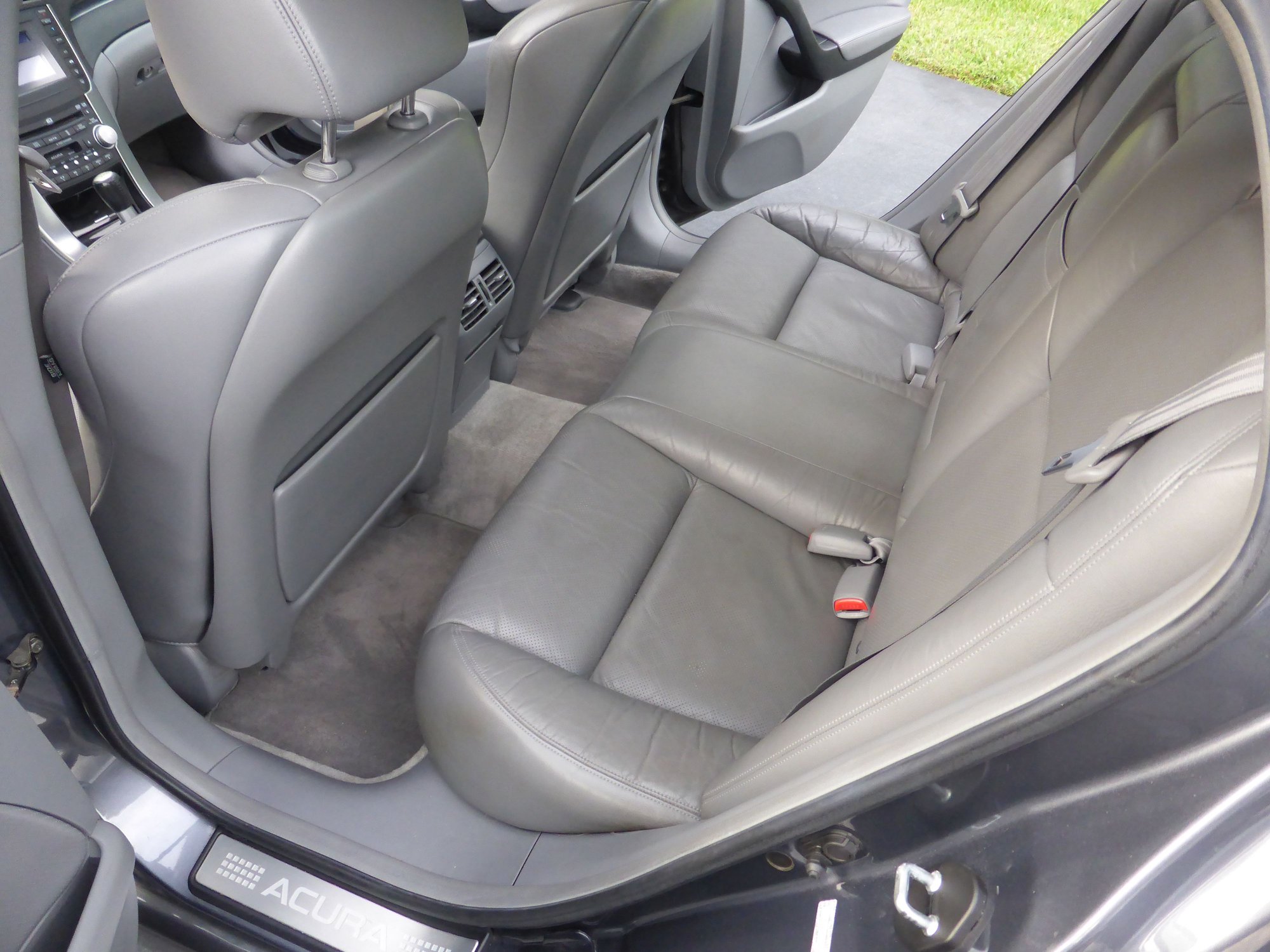 2006 Acura TL - FS: 2006 Acura TL, rare manual transmission, low miles and excellent condition! - Used - VIN 19UUA65556A067719 - 88,000 Miles - 6 cyl - 2WD - Manual - Sedan - Gray - Miami, FL 33157, United States