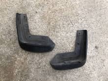 07/08 base tl front mudflaps *scratched *