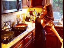 Arianny cooking
