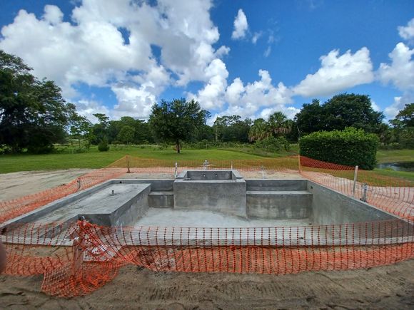 Pool build