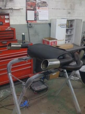 brand new infinity FX35 exhaust going on MY car :)