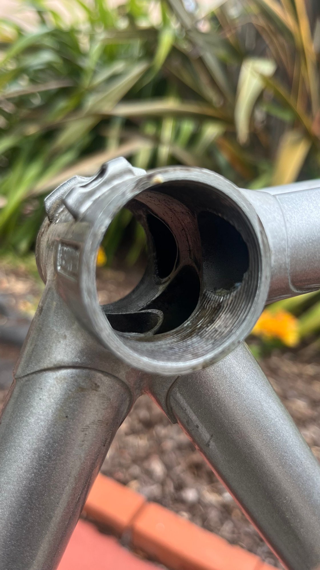 Rifling at bottom of steerer tube.
