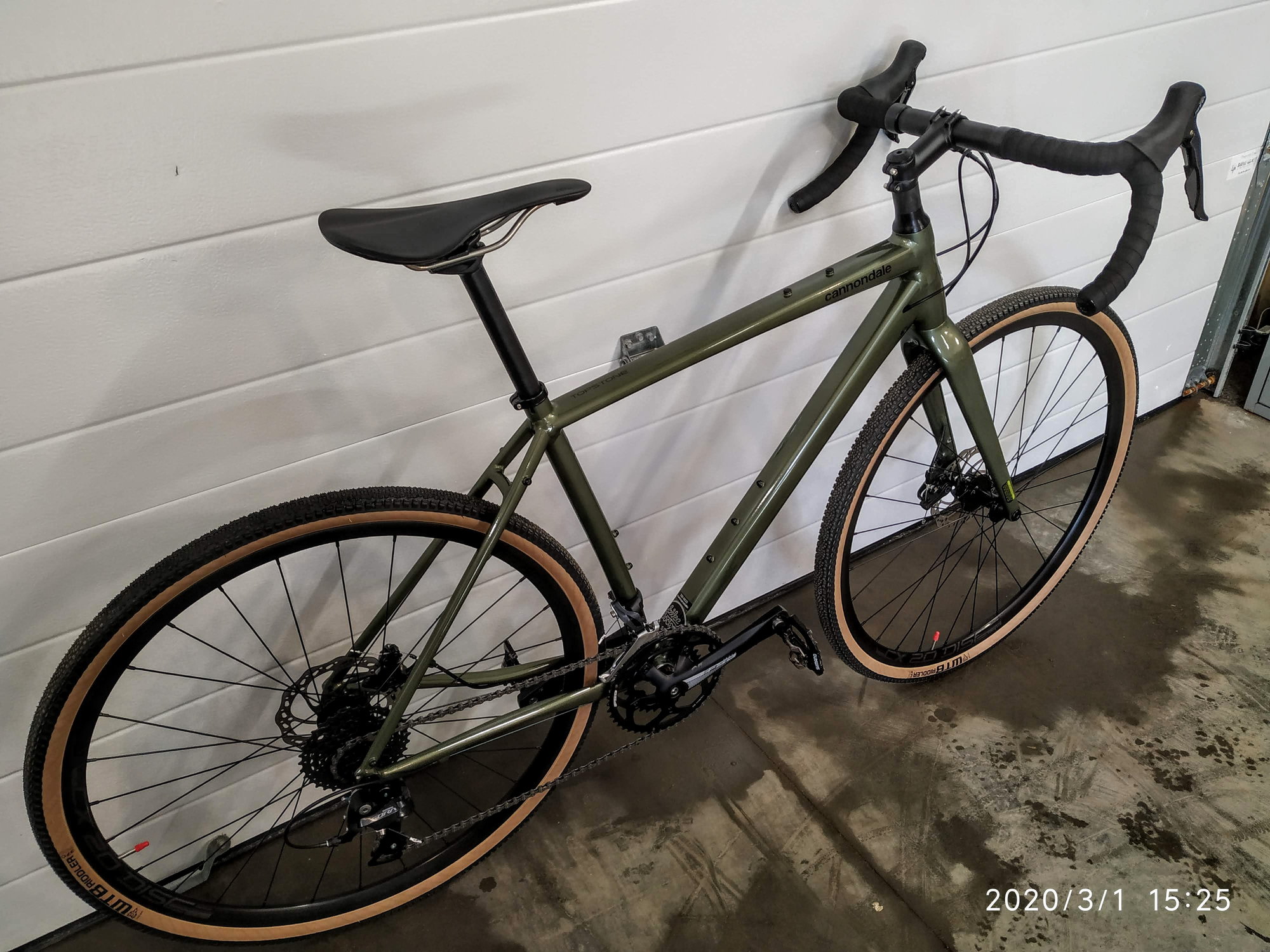 cannondale 2020 topstone sora bicycle