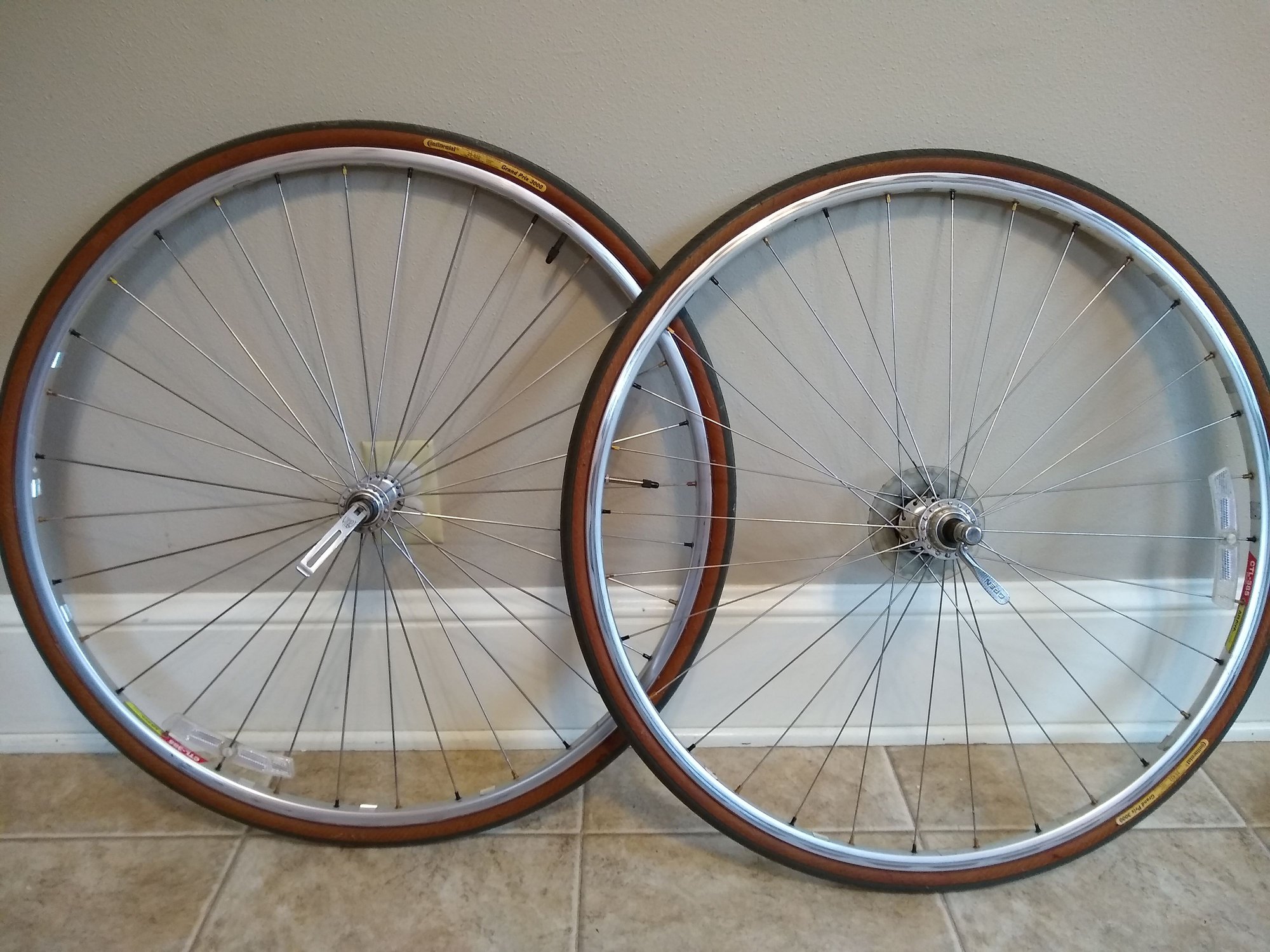 Araya ctl-385 Shimano 600 tricolor wheelset - Bike Forums