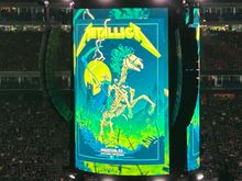 Metallica in Houston good thing NRG Stadium has cold AC lol. Everywhere in Texas is hot. 
