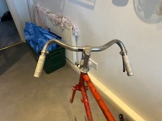close up of the handle bars 