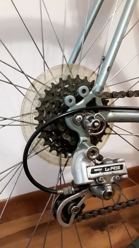 May try using something stronger to clean it, but otherwise does the job intended.