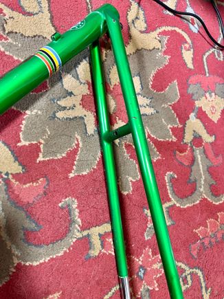 Interestingly, the frame appears to be sized for Campy brakes rather than Weinmanns.... they fit without a drop bolt - even with 700C rims