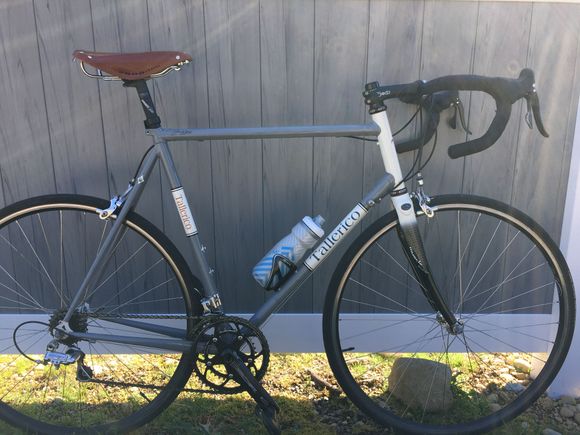 Saw this grey with white trim fence.  Thought the bike light ‘disappear into the background’, but it is too outstanding.