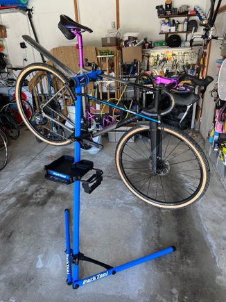 Park PCS 10.3 stand with optional large tool tray #106 and adjustable handlebar holder HBH3