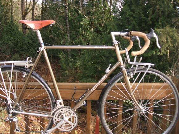 Certainly not all original.  Shrader valved heavy wheels, newer rear. Newer RD. Non-aero hoods.