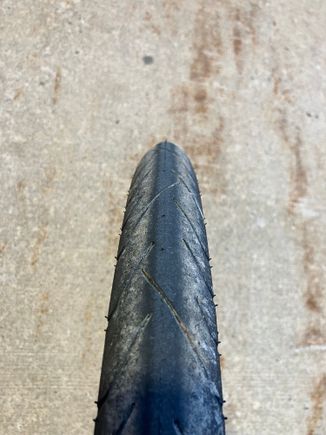 End of ride. Narrowness of clean patch gives some hint at ground contact at 40psi. 