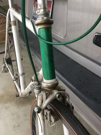 Dura Ace brakes and 600 levers, possibly later additions?  “VC” visible under the paint.