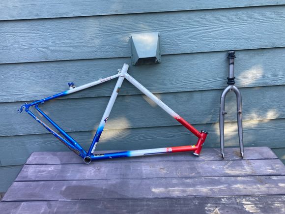 Going to rattle can paint match the fork. Fork is 1 1/8 threaded from a Stumpjumper.