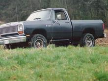 dodge w150 4 x 4, 360 4v, 5 spd