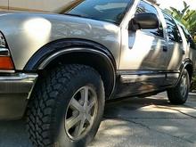 30" Nexen Roadian MT