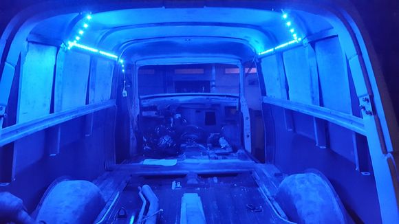 rear floor of jimmy now installed, i hated the wooden planks, no log wagon ride for me thanx