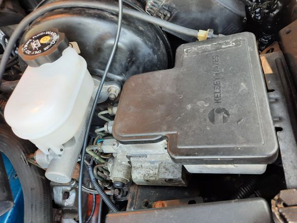 Can this unit be taken apart and sprayed down with contact cleaner or is it just the connector in the front