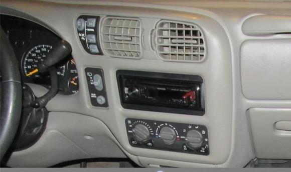 radio 001
