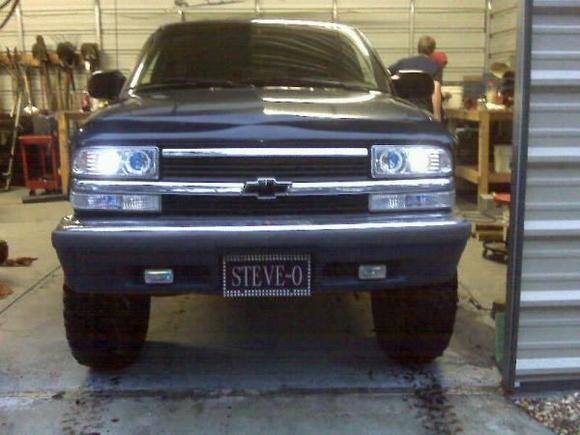 need to drill that side bumper bracket in on the left to fix that sag