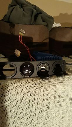 Going in astray area. Voltmeter, usbs, cig lighter