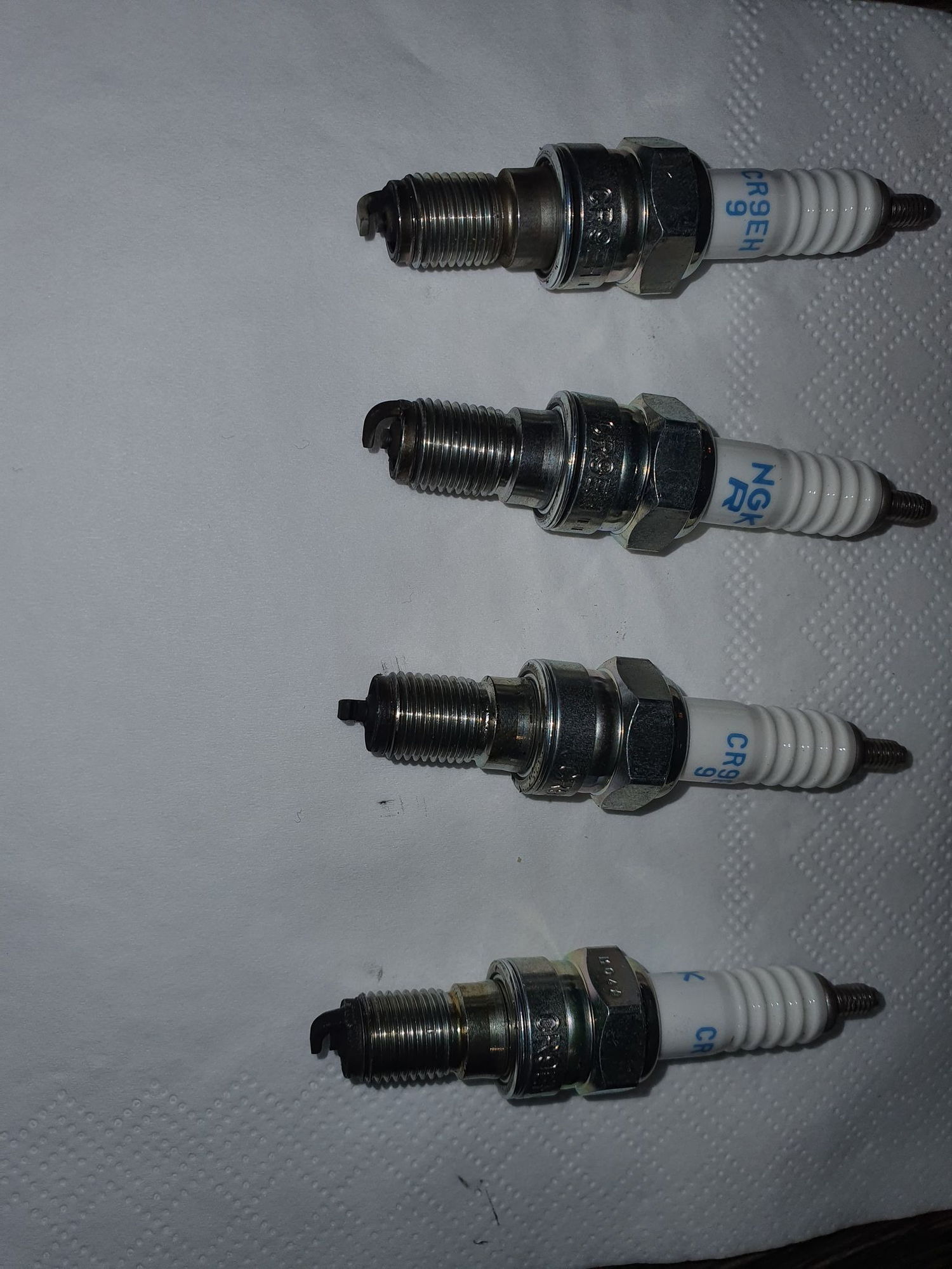 Spark Plugs fouling/carb pilot screw adjustment - CBR Forum