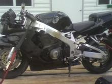 900rr left side
