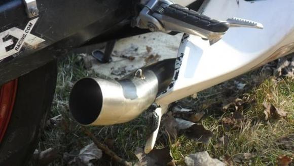 what happens when you stuff a can straight on to a header and wedge it against the fairing?