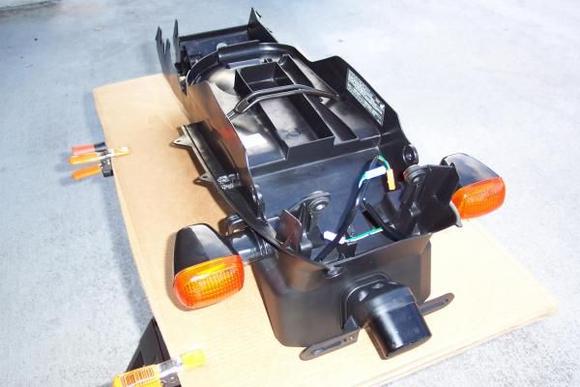 '01-'03 F4i split seat subframe battery tray w/ factory turn signals, lic plate light &amp; bracket