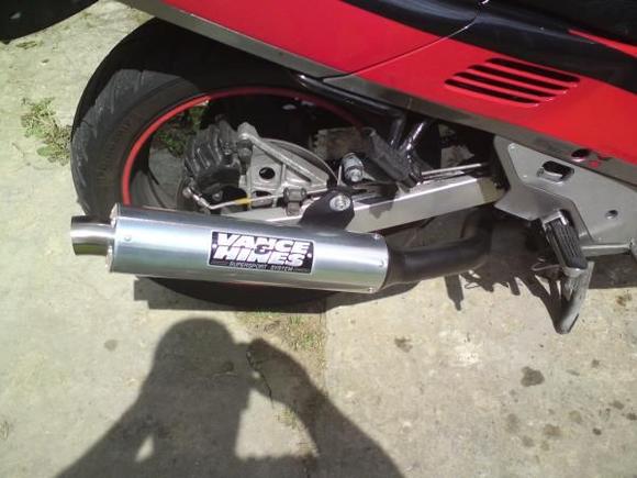 Vance &amp; Hines Supersport Exhaust......beutiful sound!!