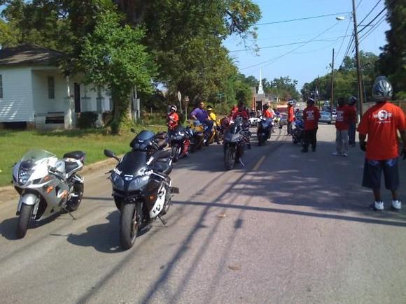 Stop the violence Parade... The zx-9 in the front was wrecked a week later :-(