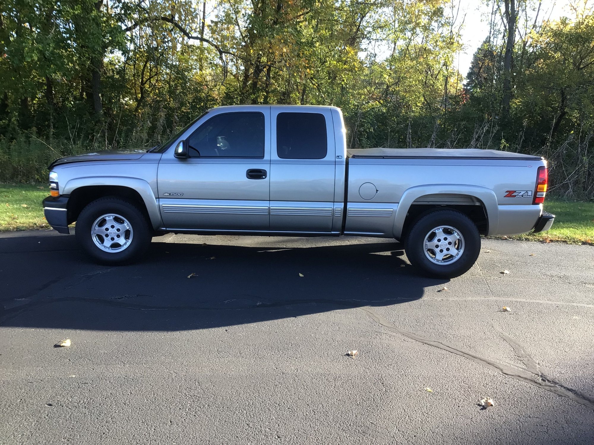 2001 Chevrolet Silverado 1500 - 2001 Chevrolet Silverado 1500 LS Extended Cab z71 - Used - VIN 1GCEK19T81E250125 - 8 cyl - 4WD - Automatic - Truck - Beige - West Chester, OH 45069, United States