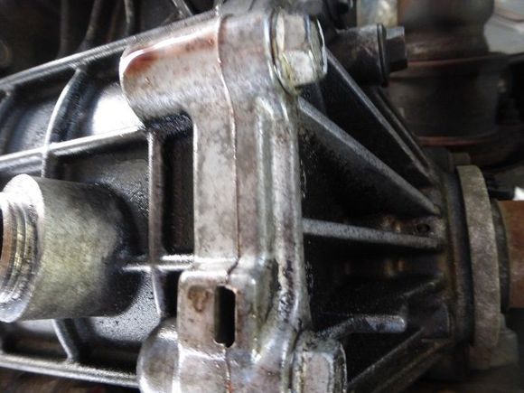 Don't think fluid is coming out of that rectangular hole at bottom