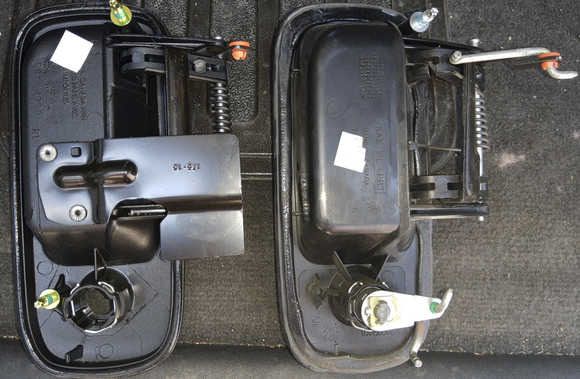 Express / Savana newer sliding door handle on left with aluminum housing. GM 23473841