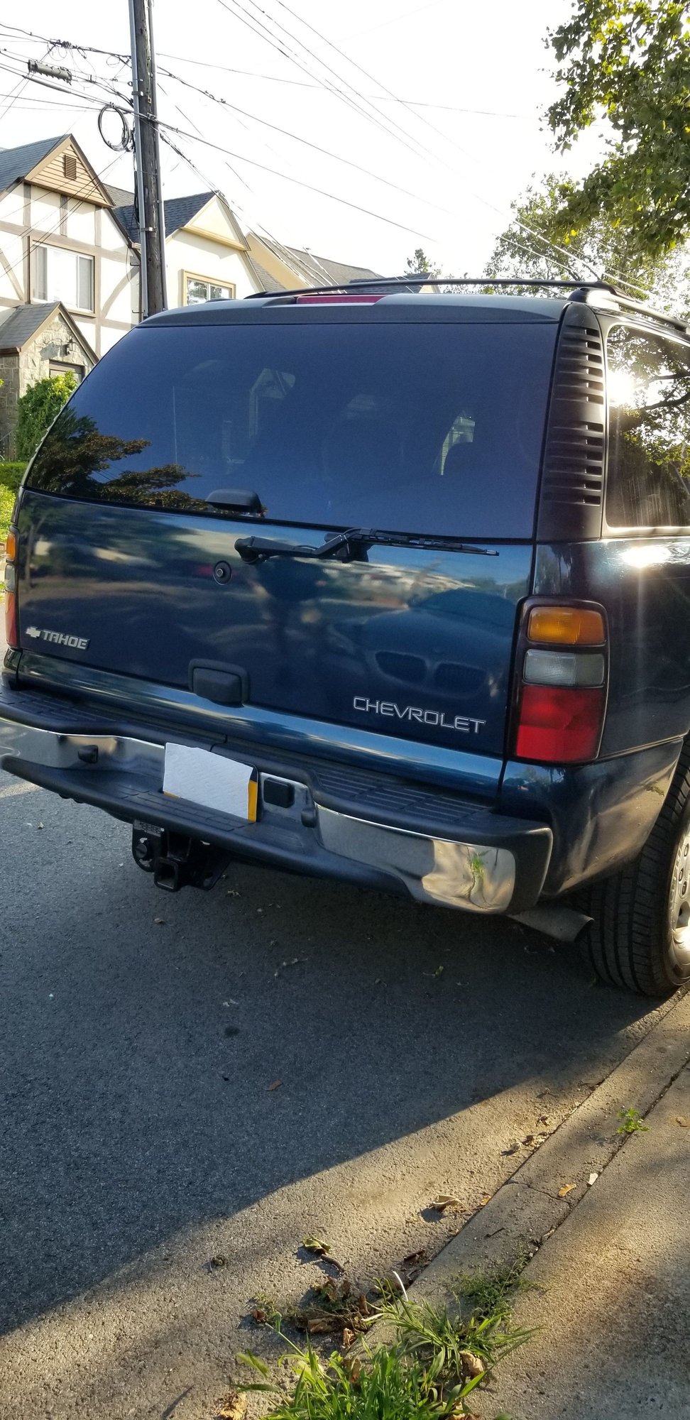 2005 Chevrolet Tahoe - 2005 Chevrolet Tahoe LS  4x4 - Used - VIN 1gnek13t15r275009 - 108,800 Miles - 8 cyl - 4WD - Automatic - SUV - Blue - Queens, NY 11432, United States