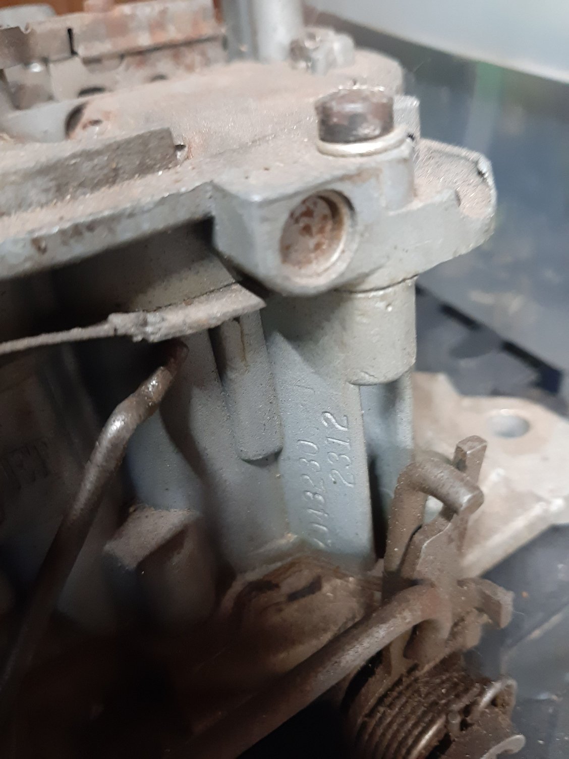 Clinton Carburetor Identification