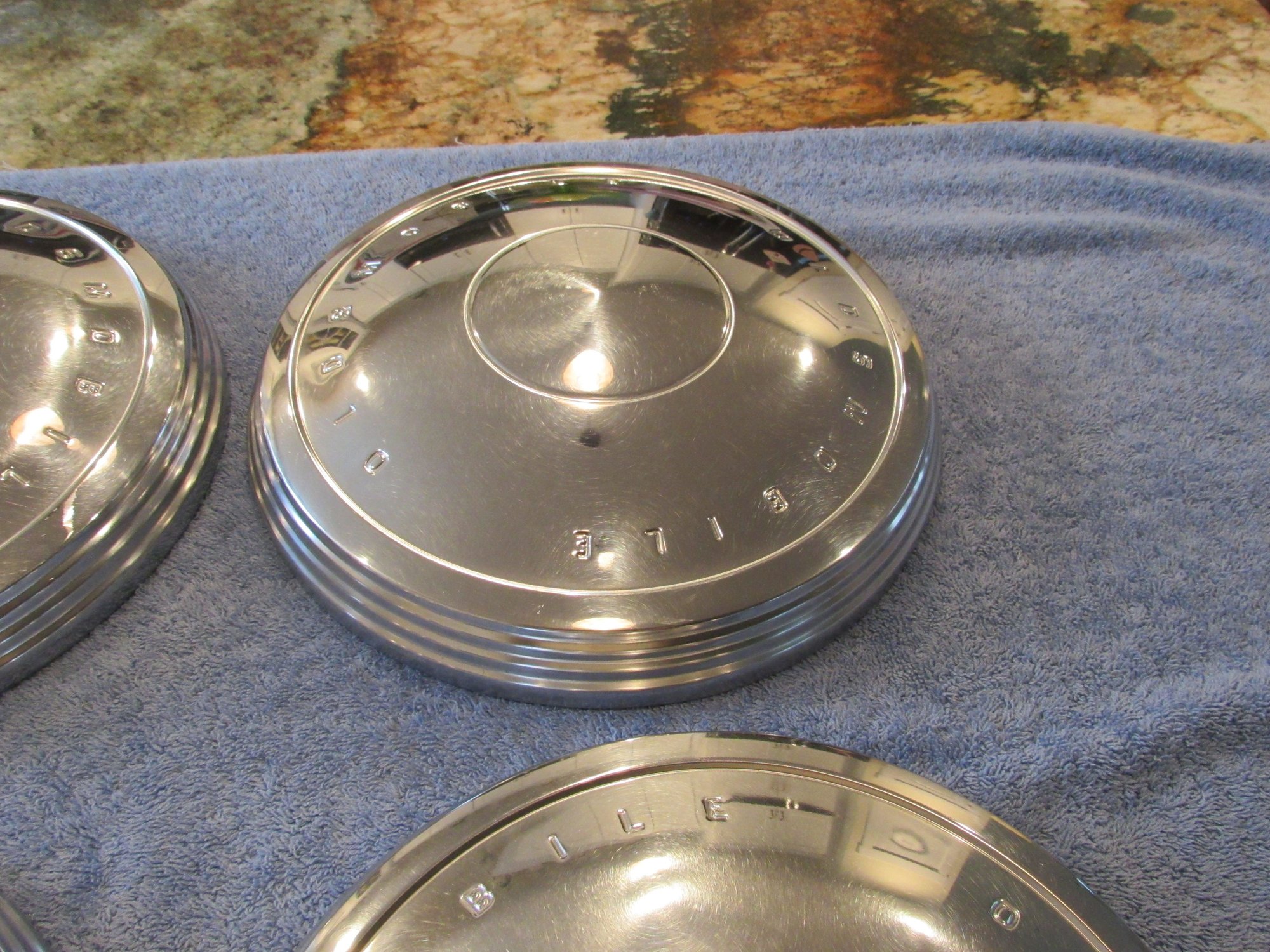 197072 Dog Dish Hubcaps Olds Cutlass W31 442 W30