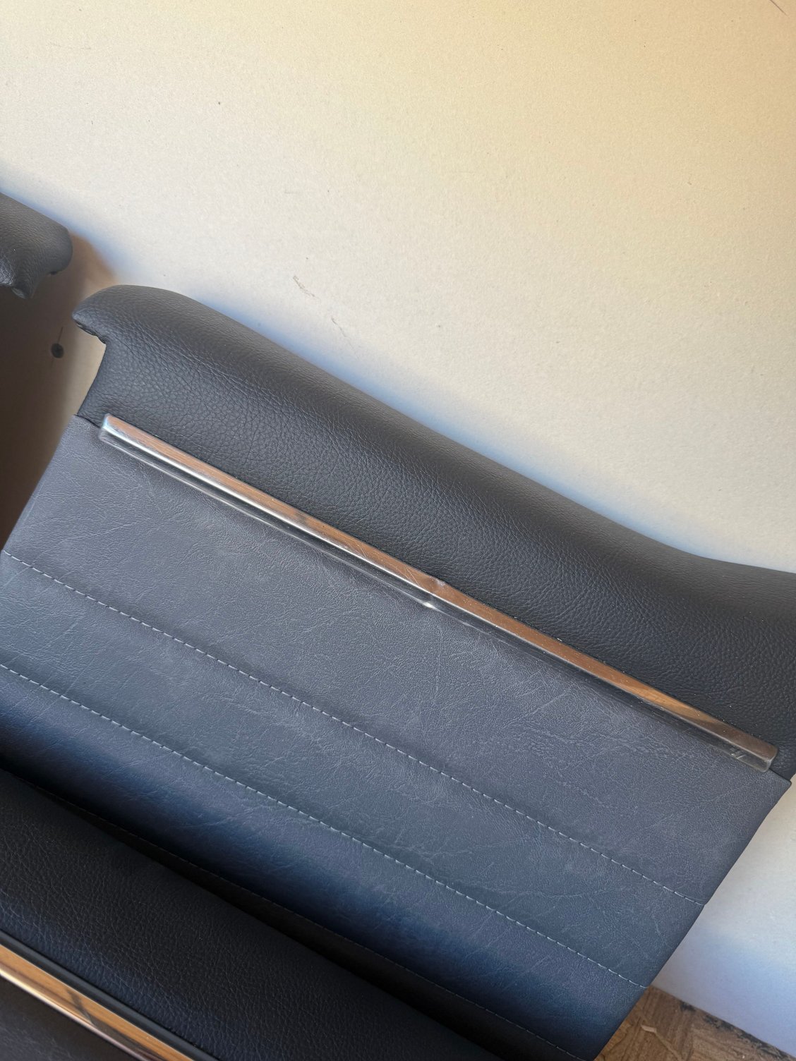 This is the backseat molding I need. As you can see it�s bent in the middle. 