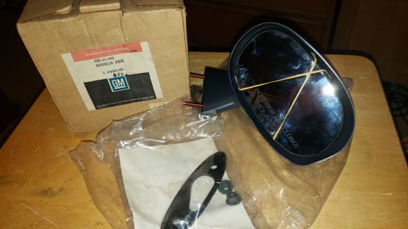 1978 – 1980 Oldsmobile Right Hand Outside Rear View Mirror NOS # 996145