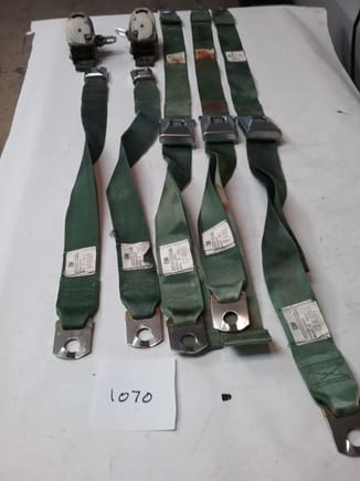 seat belts green-red-black different styles