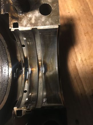 Minor scratches in main bearing?