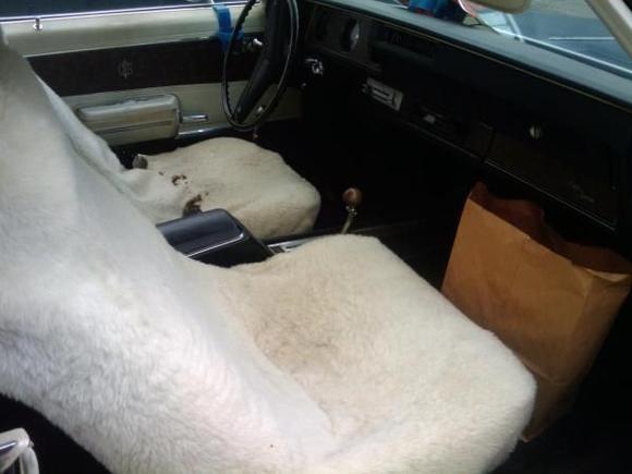 bucket seats, floor shifter