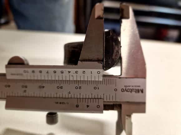 measuring worn thickness