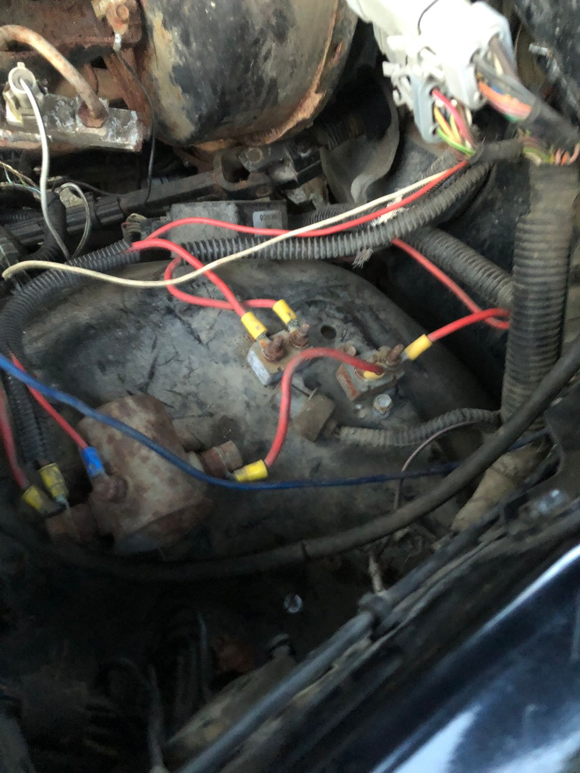 this is the contraption, if anyone knows what it is pls let me know, usually the abs module goes here if im not wrong