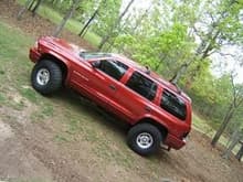 35's
3 inch body lift
cranked T-bars

What do yall think? Killer or not?